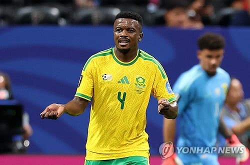 남아공 중원 사령관 경고 누적으로 결장…홍명보호의 호재